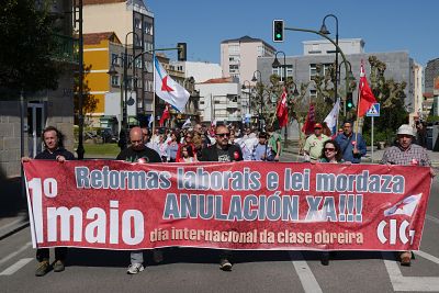 2016 05 01 ManifaPrimeiroMaioCangas02.jpg